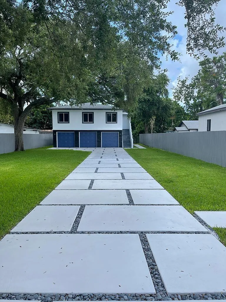 400 NW 48th St — Photo 2