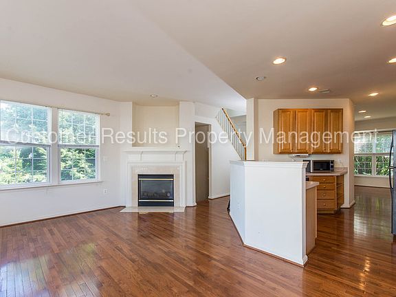 3rd image of 20856 Quay Ln