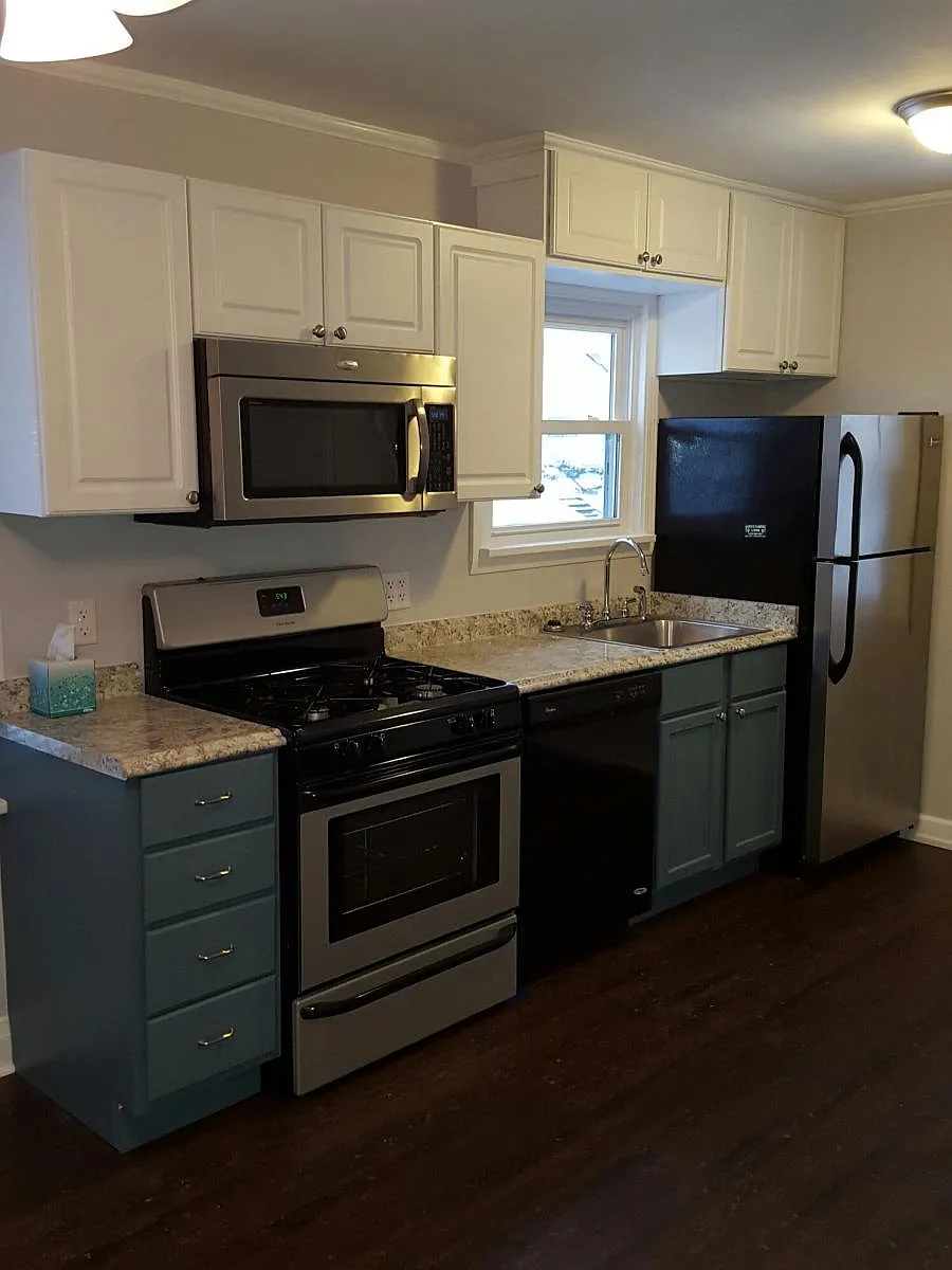 Building Photo - 3301 Mishawaka Ave #1