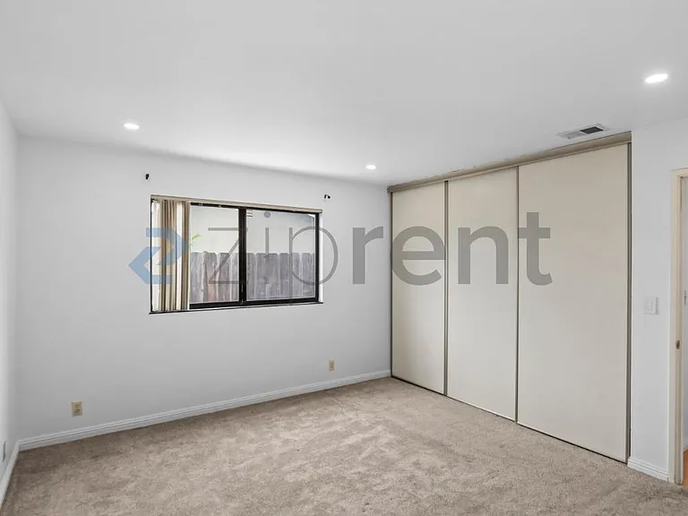 2872 Pickford Pl — Photo 16
