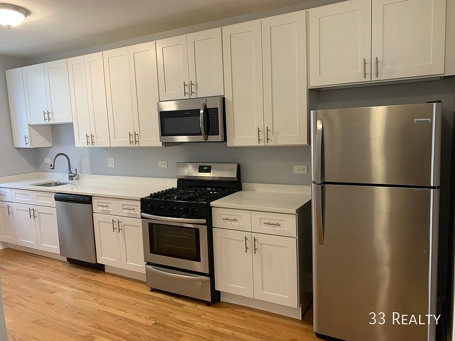 1st image of 3035 N Karlov Ave #1