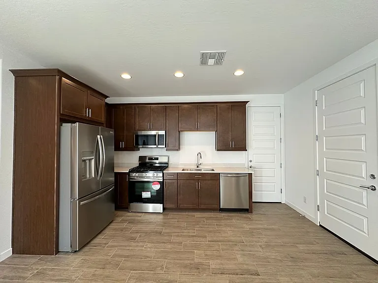 3228 W Morning Vista Ln — Photo 15