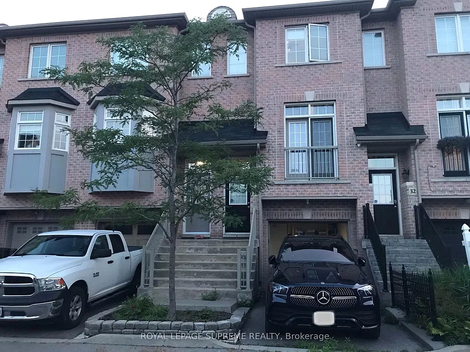 30 Pont Ln
