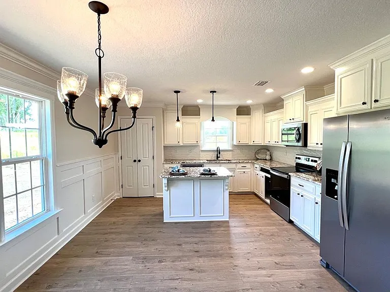 4024 Landings Cir — Photo 3