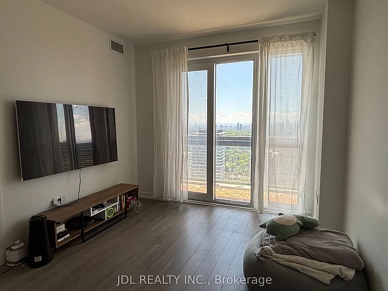 39 Roehampton Ave #3704 — Photo 6