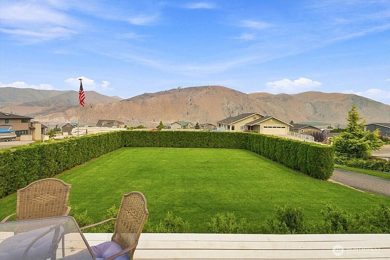5th image of 470 W Entiat Drive