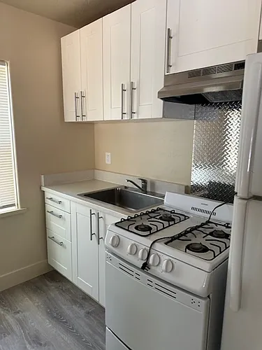 1701 Lake St #&-1704 Photo 1