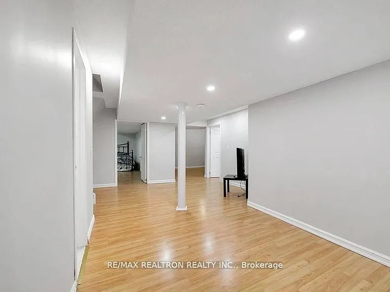 28 Hartwell Way — Photo 15