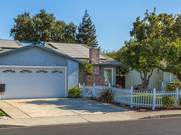4th image of 2047 California Dr