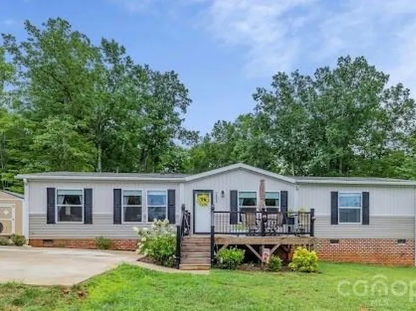 2689 Kite Dr, Lenoir, NC 28645