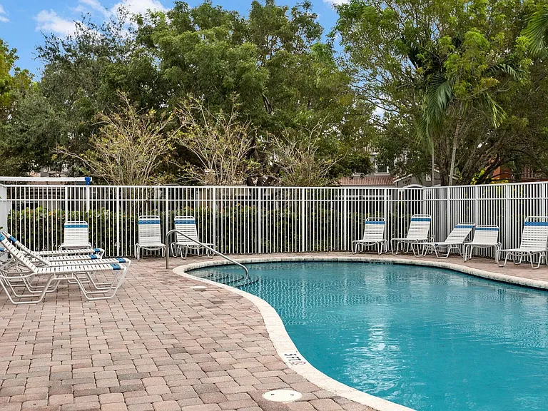 4311 N Magnolia Cir — Photo 4