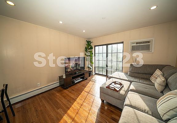 3rd image of 3113 23rd St #4F