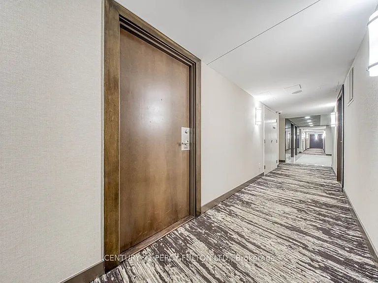 125 Village Green Sq #3105 — Photo 3
