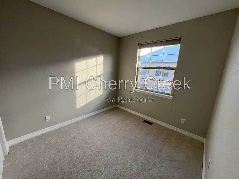 9256 Kornbrust Dr — Photo 28