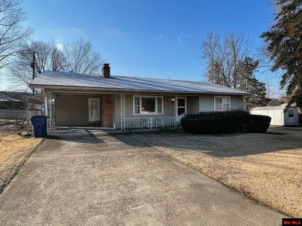 808 Spring St, Mountain Home, AR 72653