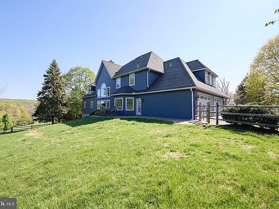 3rd image of 1012 Bodine Rd