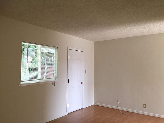 5th image of 1633 E Palm Ave APT 1