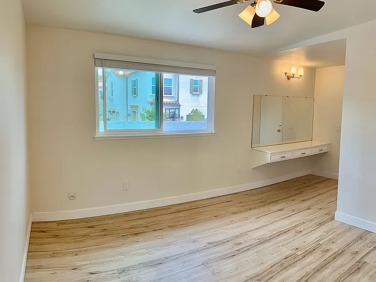5407 Oxford Dr — Photo 3