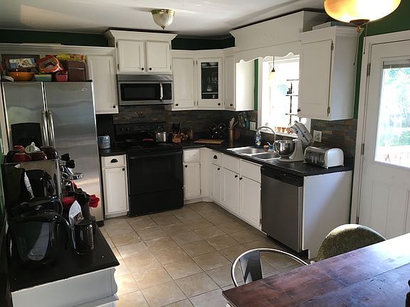 4th image of 703 Crane St