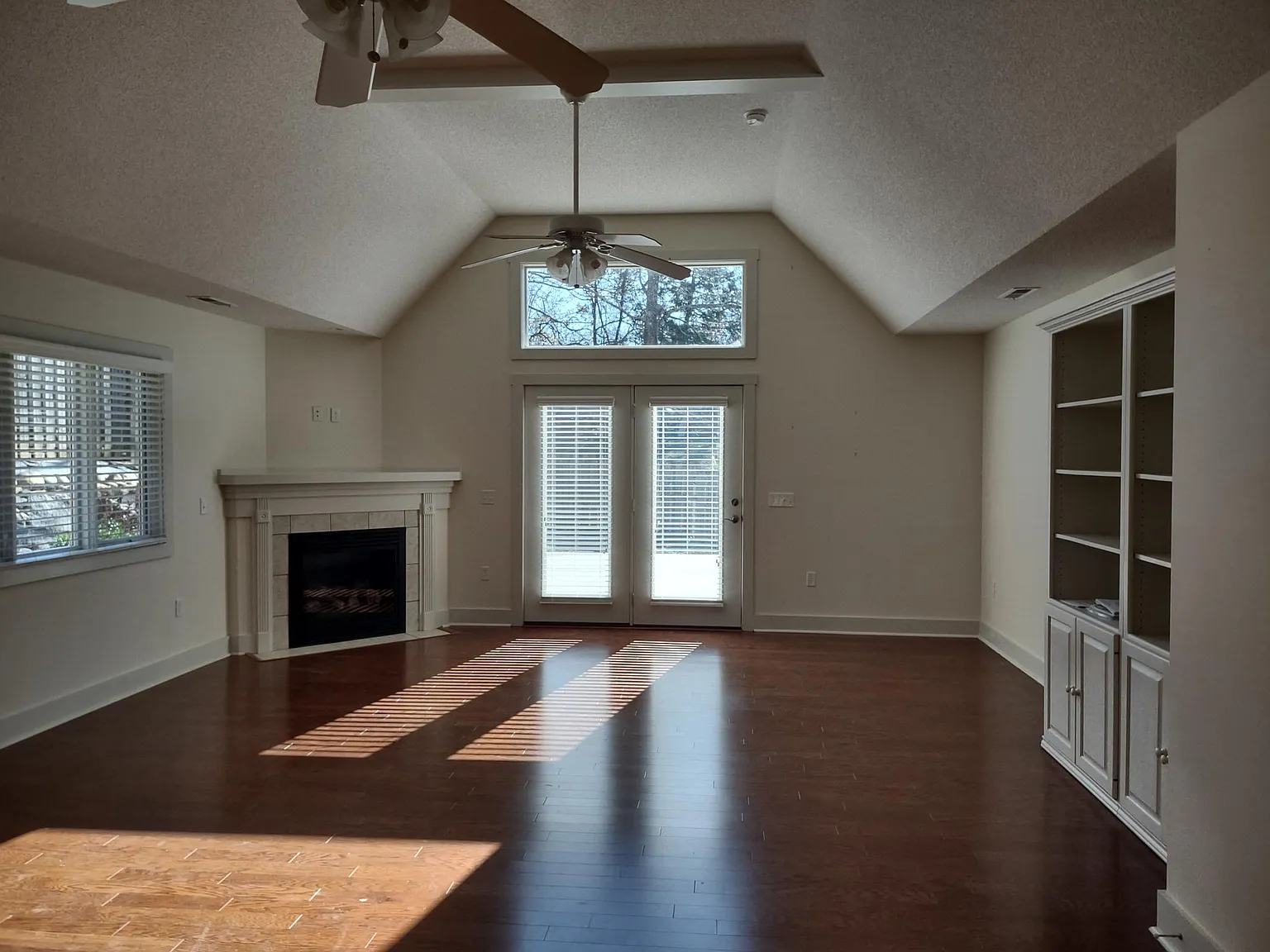 2 bed, $2,200 — Photo 2