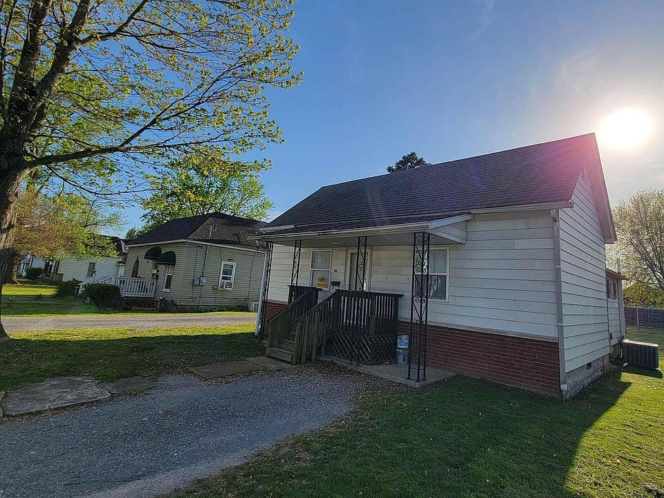 1st image of 1106 Benton Ave