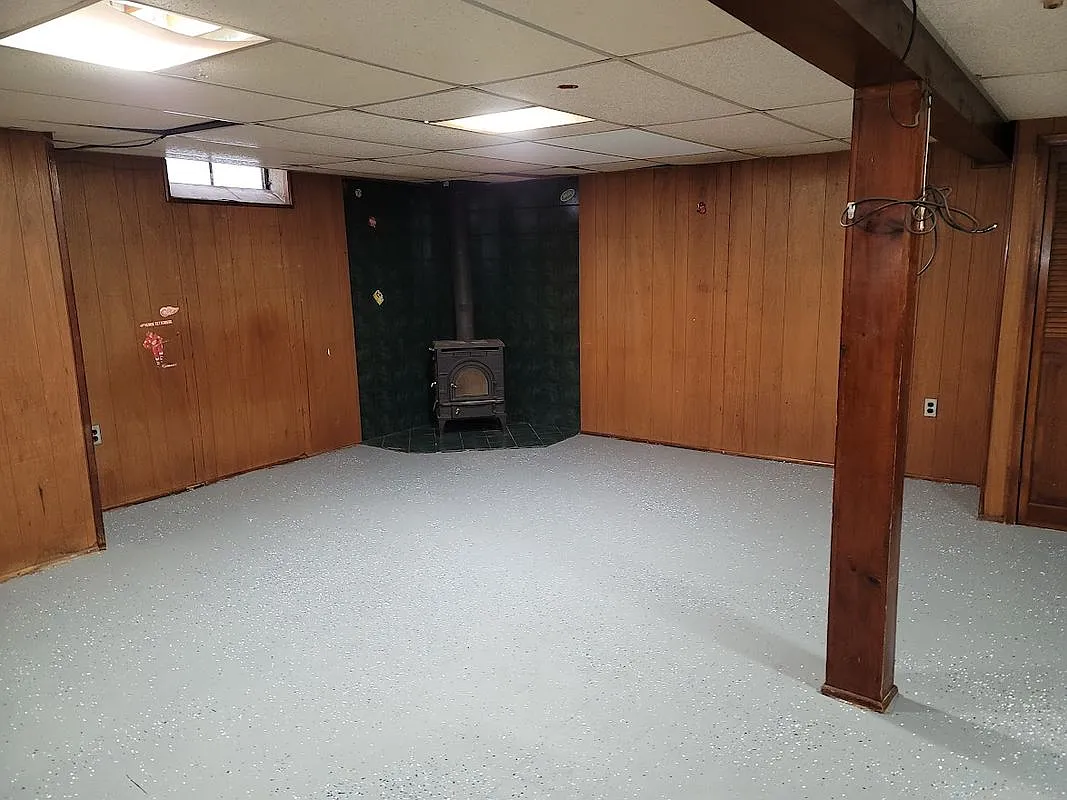 3 bed, 2.0 bath, 999 sqft, $1,625 — Photo 3