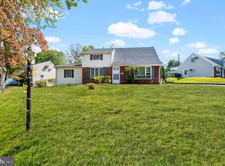 340 Country Ln, King Of Prussia, PA 19406