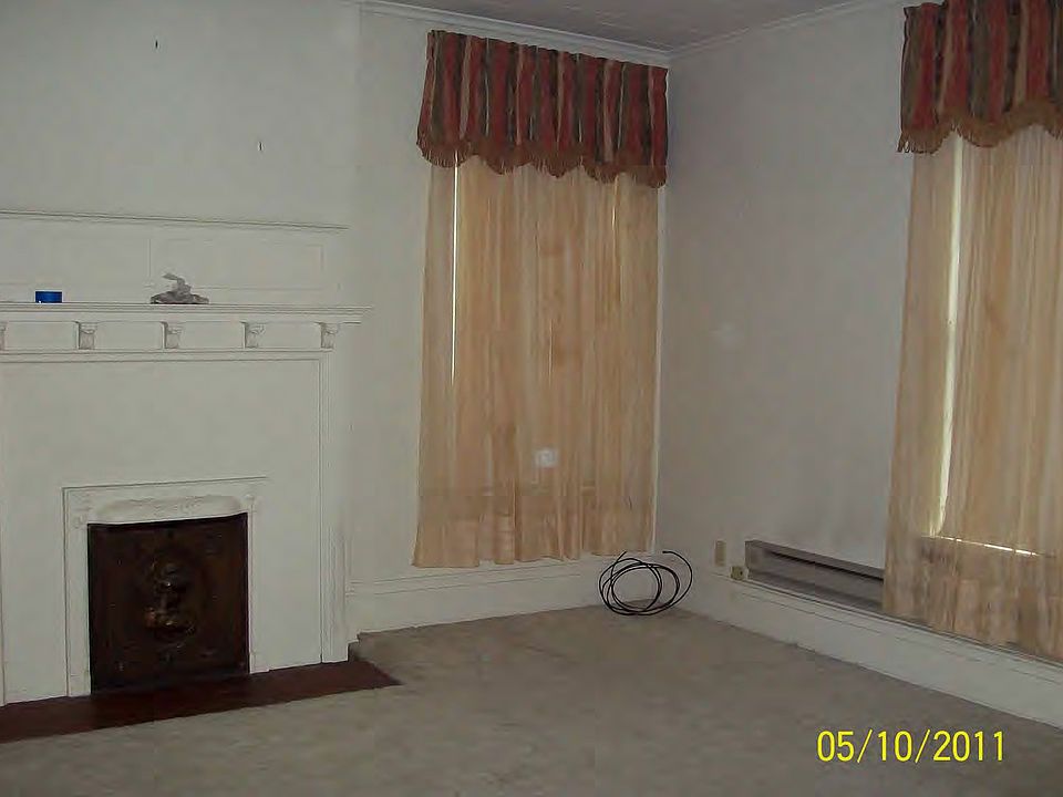 2nd image of 1107 Sherman St