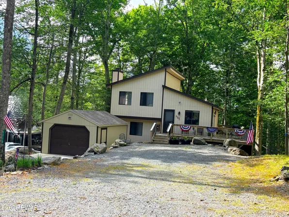 1110 Red Hawk Dr, Lake Ariel, PA 18436