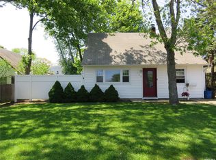 126 Commack Rd, North Babylon, NY 11703