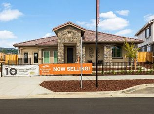 118 Golden Gate Ln, Vacaville, CA 95687