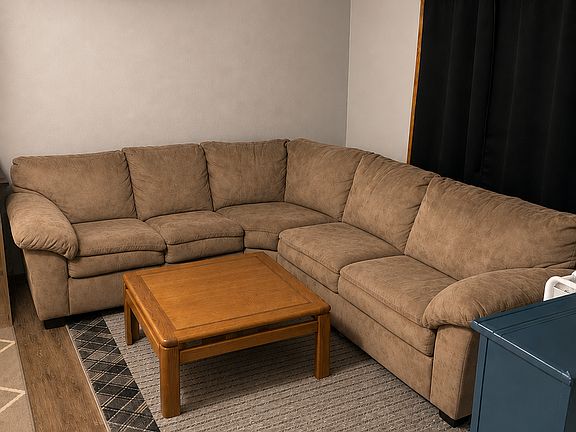 5th image of 1345 Peach St