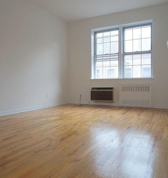 2nd image of 219 E 81st St APT 2H