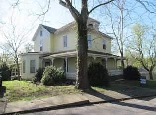 194 Spring St, Alderson, WV 24910