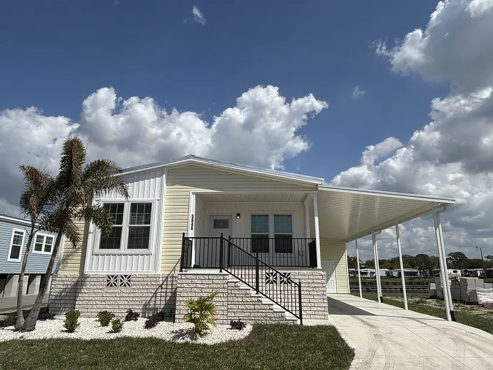 5646 Blue Harbor Dr #324