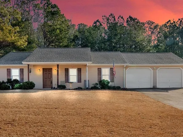 761 Woodwind Dr, Rockmart, GA 30153