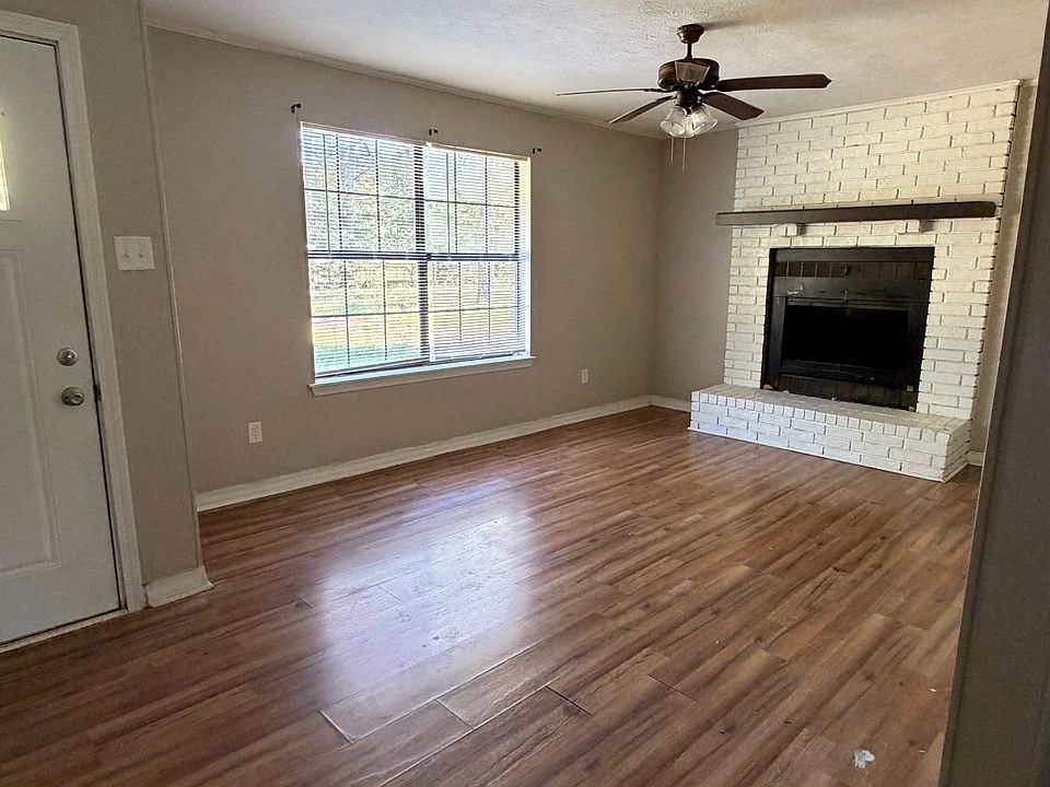 2nd image of 17 Big Oak Rd