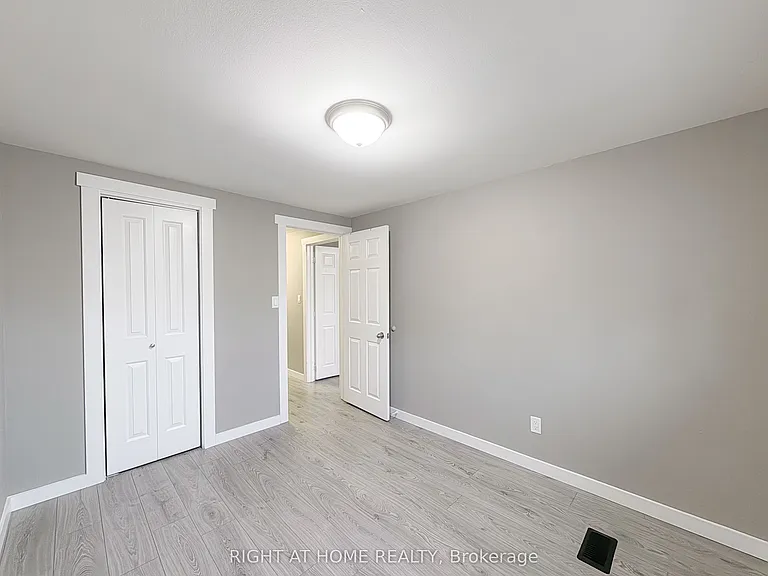 225 Kinmount Cres #UPPER — Photo 18