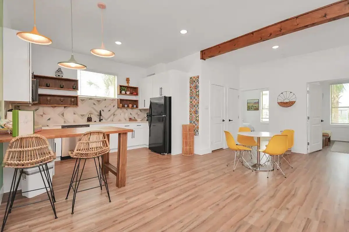 2825 Ball St — Photo 4