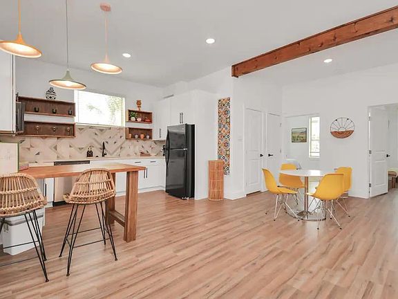 4th image of 2825 Ball St #2
