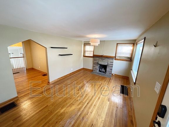 2nd image of 1326 Schirmer Ave