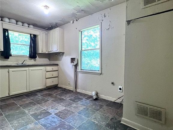 4th image of 818 N 25th St