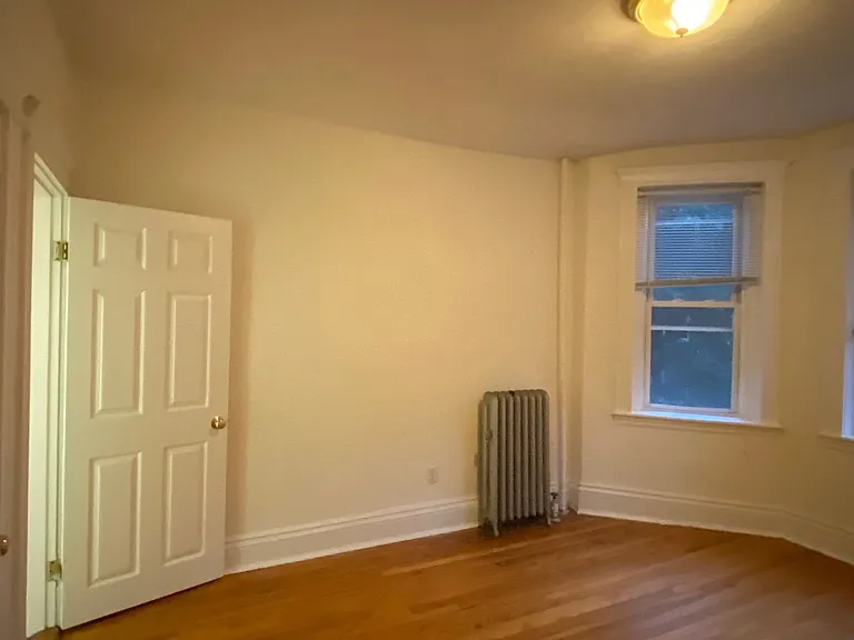 4 Camelot Ct #14 — Photo 28