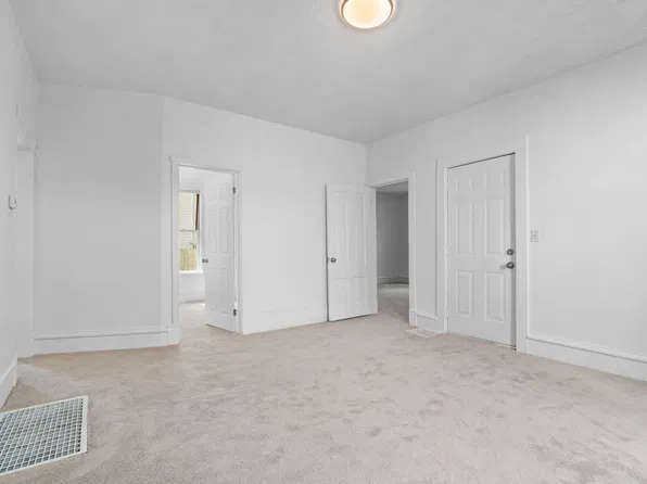 824 18 1/2 Ave NE Unit 2, Minneapolis, MN 55418