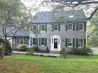 15 Beechwood Rd, Branford, CT 06405