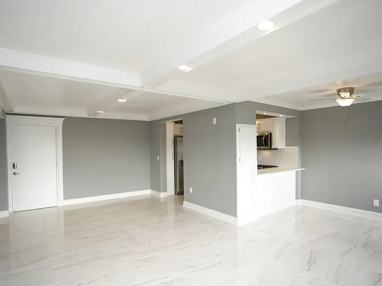 Plaza House — Photo 4
