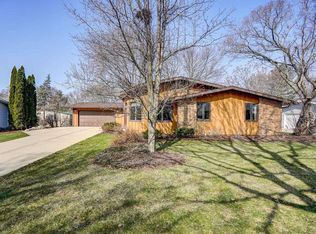 5314 Arapahoe Ln, Madison, WI 53704