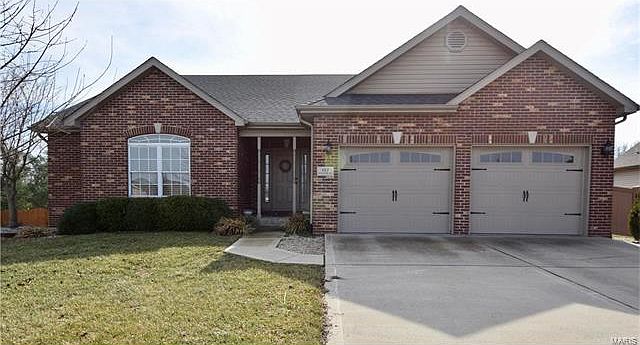 1st image of 197 Emerald Way W