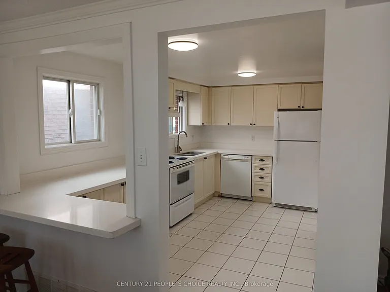 31 Moss Pl — Photo 10