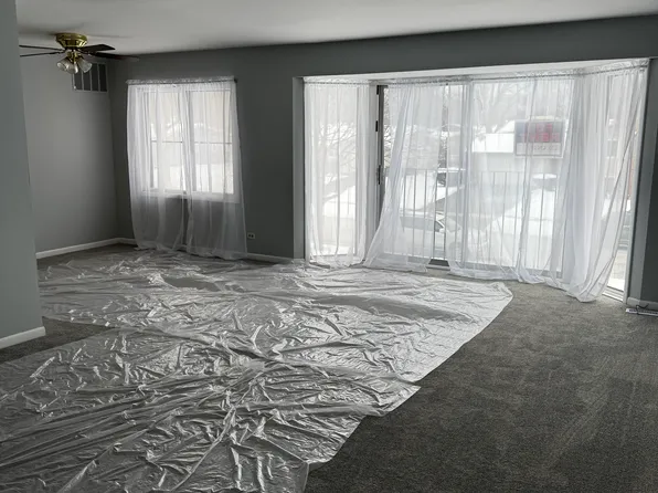 2650 Mitchell Dr APT 6, Woodridge, IL 60517
